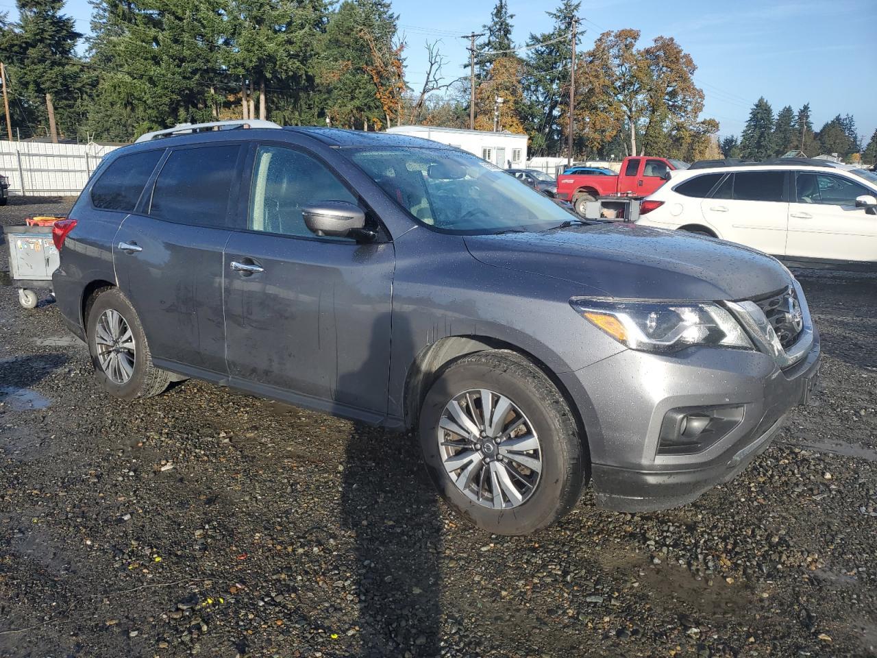 2019 Nissan Pathfinder, S
