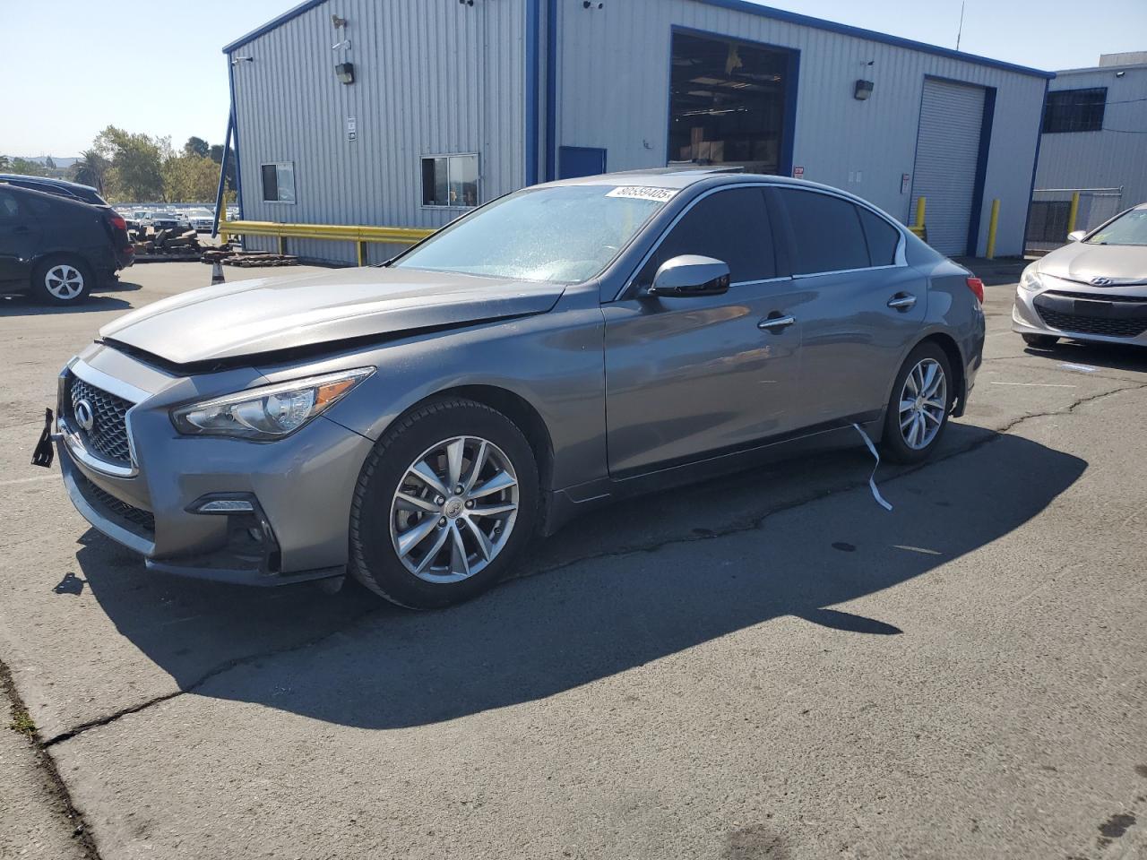 2017 Infiniti Q50, Base