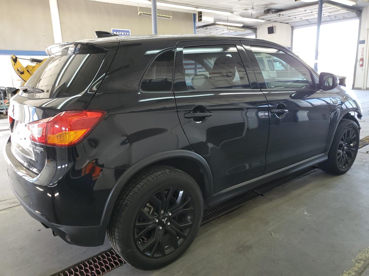 2017 Mitsubishi Outlander, ES