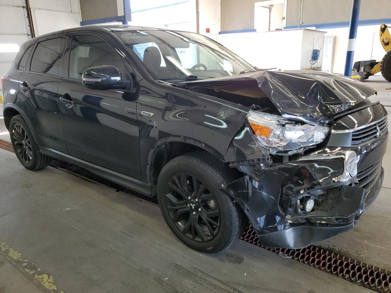 2017 Mitsubishi Outlander, ES