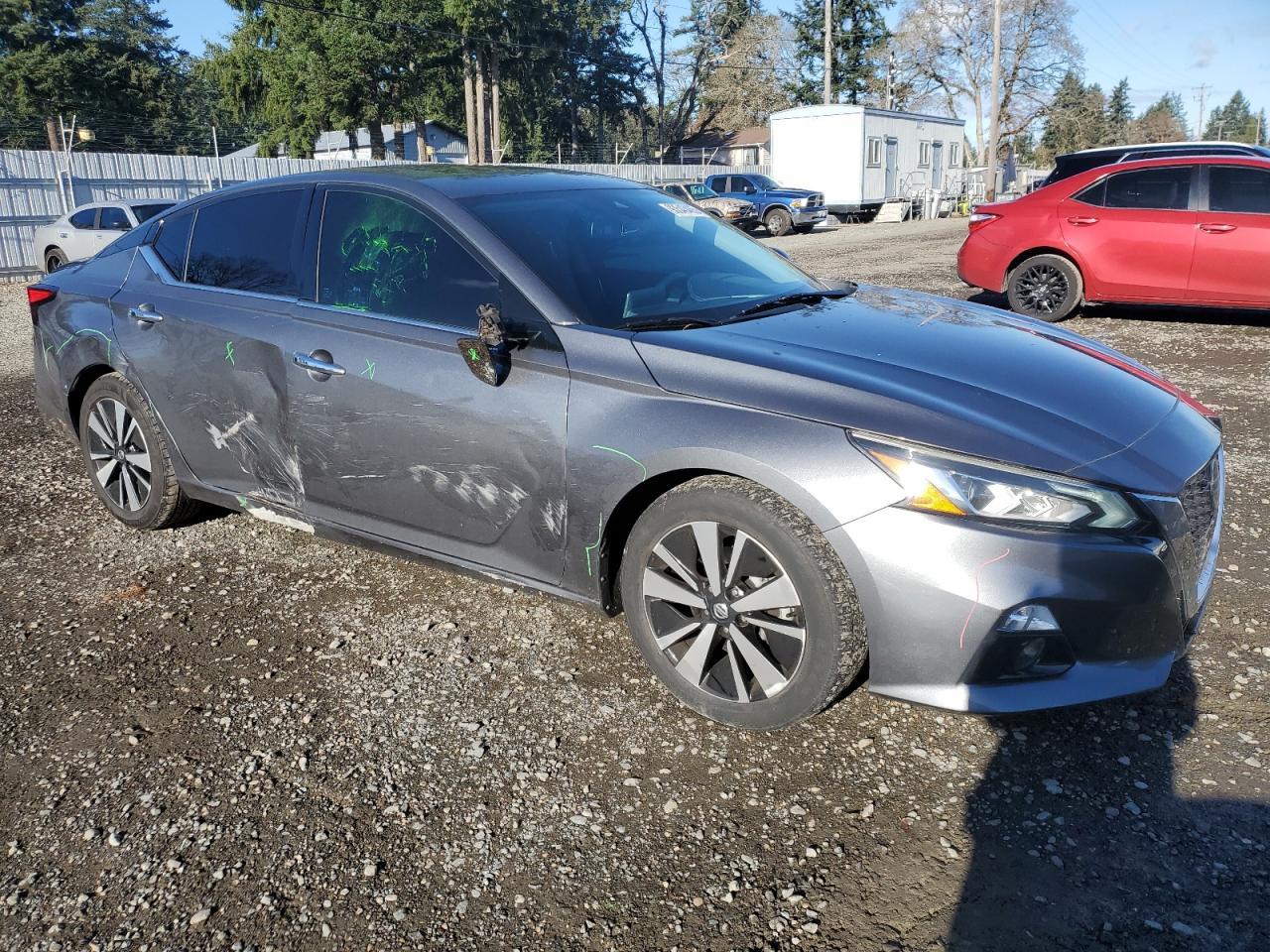 2020 Nissan Altima, SL