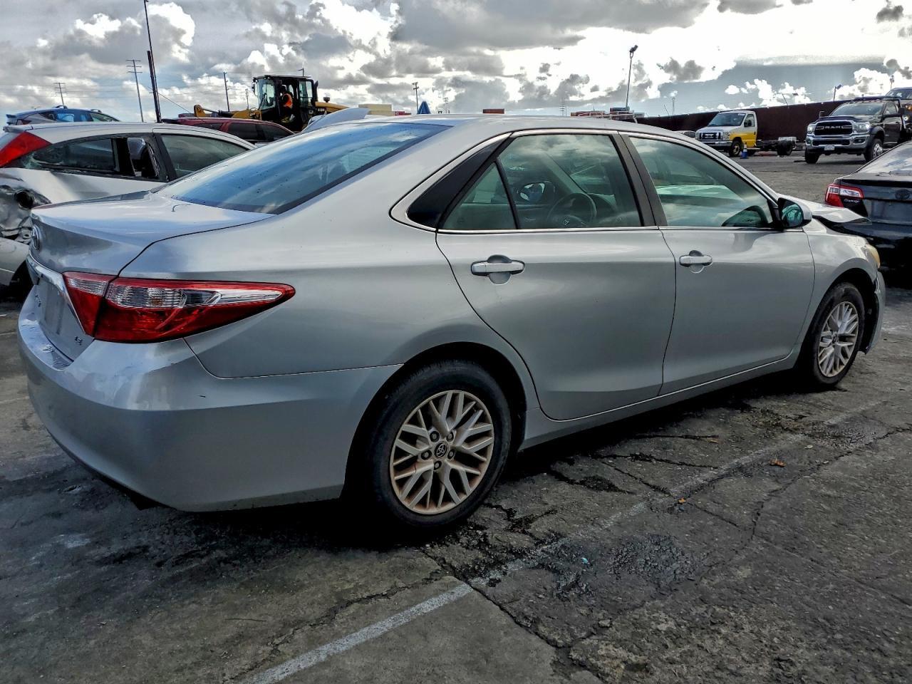 2016 Toyota Camry, LE