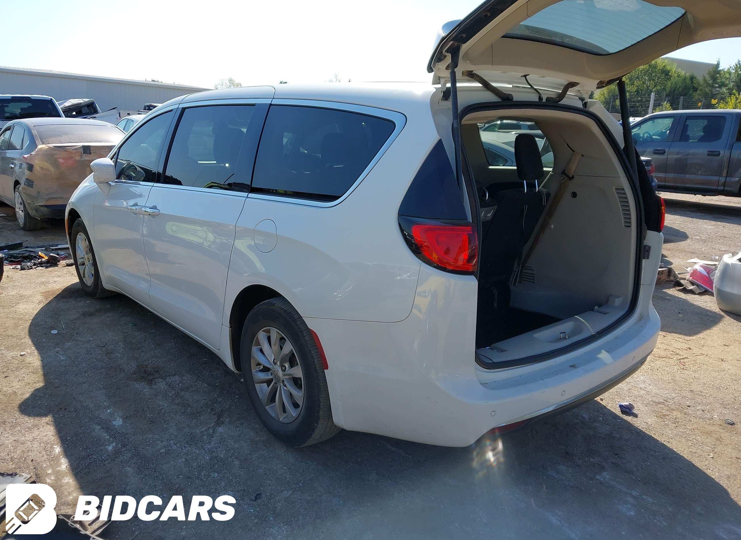 2018 Chrysler Pacifica, Touri...