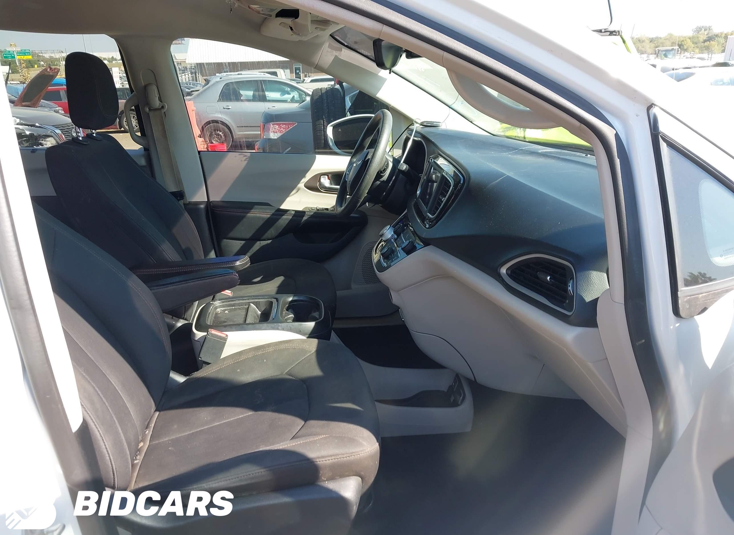 2018 Chrysler Pacifica, Touri...