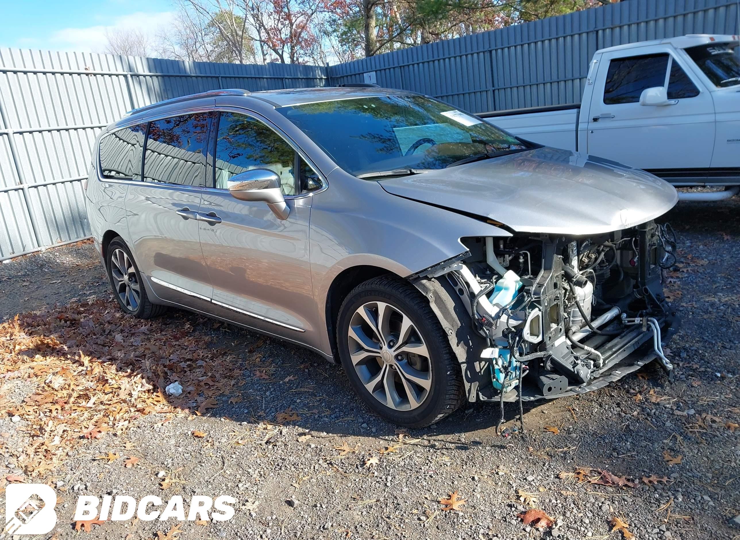 2017 Chrysler Pacifica, Limited