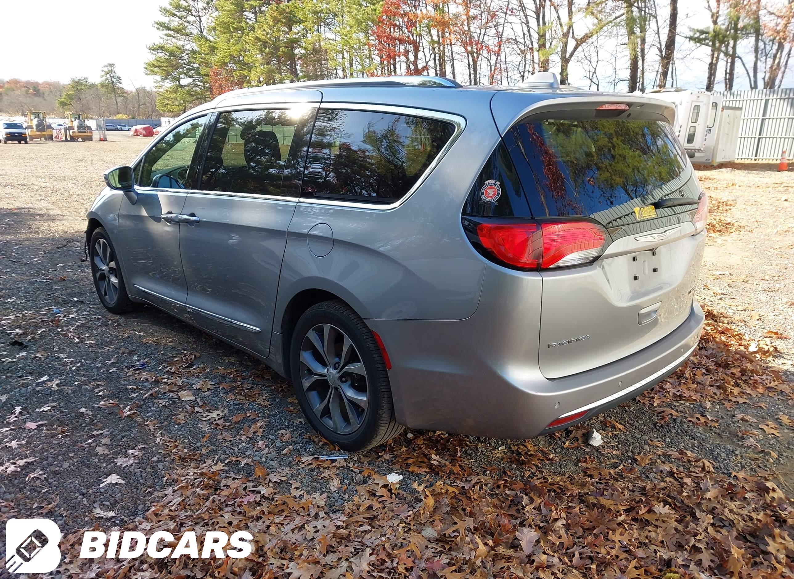 2017 Chrysler Pacifica, Limited