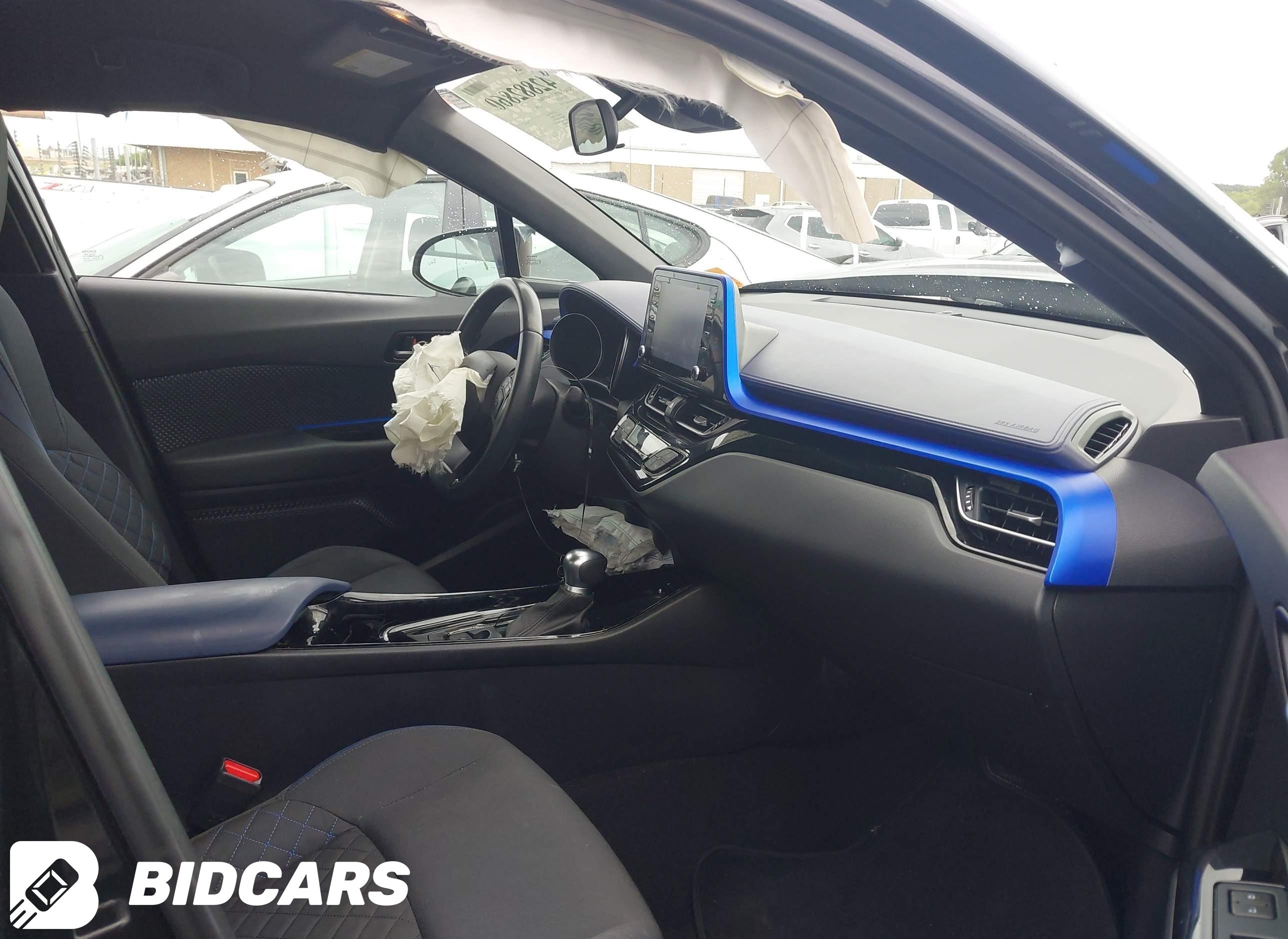 2021 Toyota C-HR, Xle