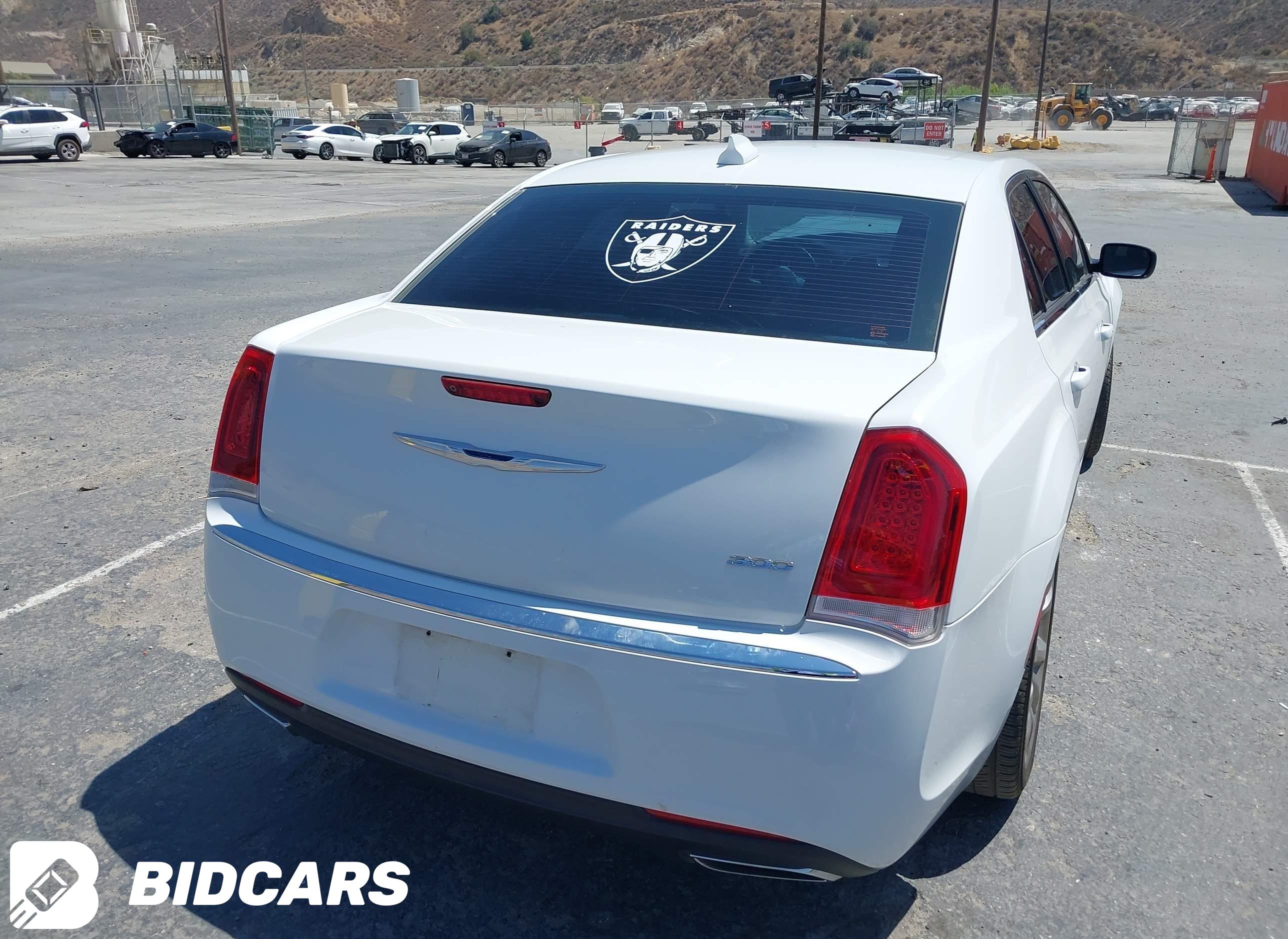 2018 Chrysler 300, Touring L