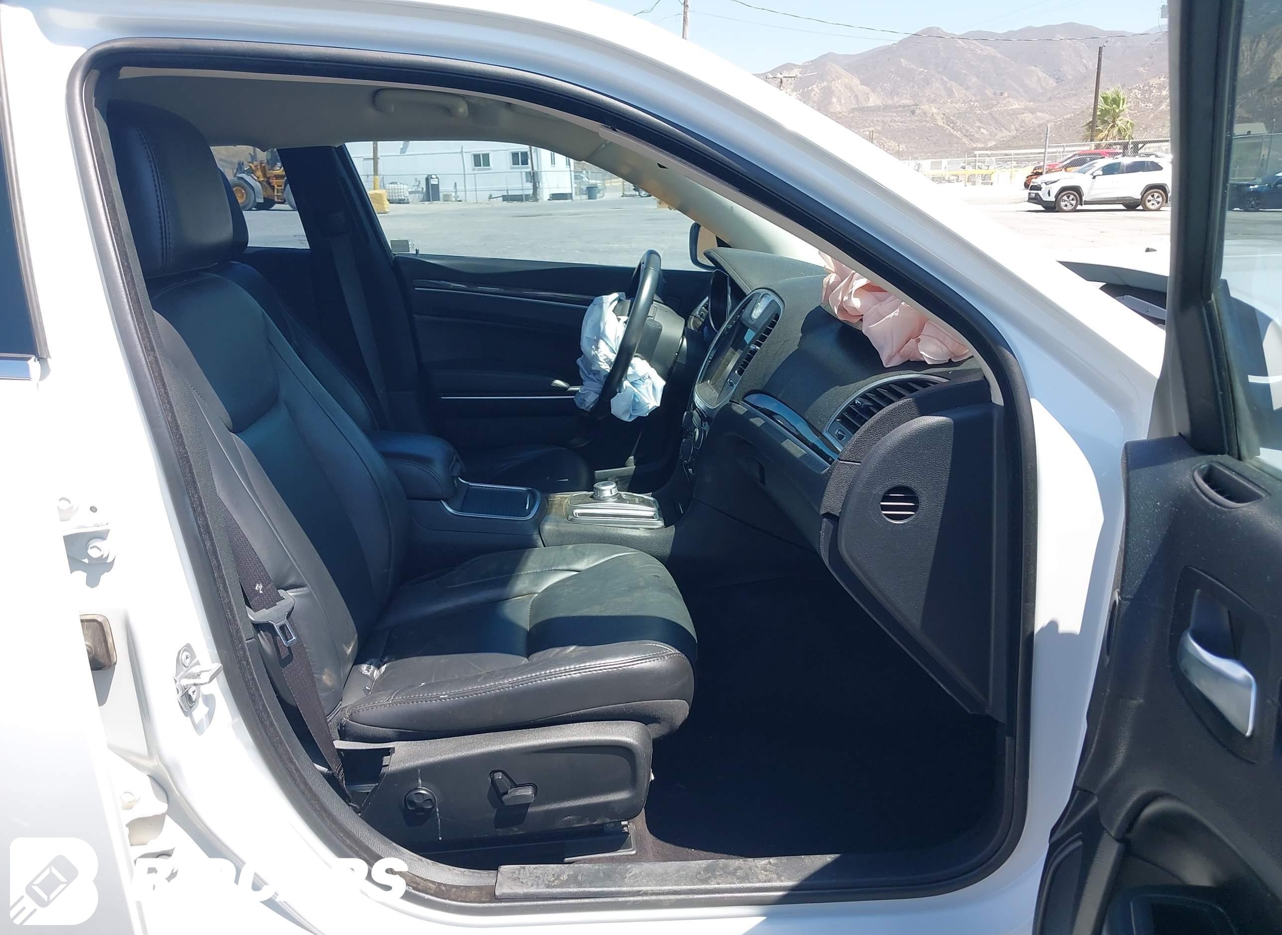 2018 Chrysler 300, Touring L