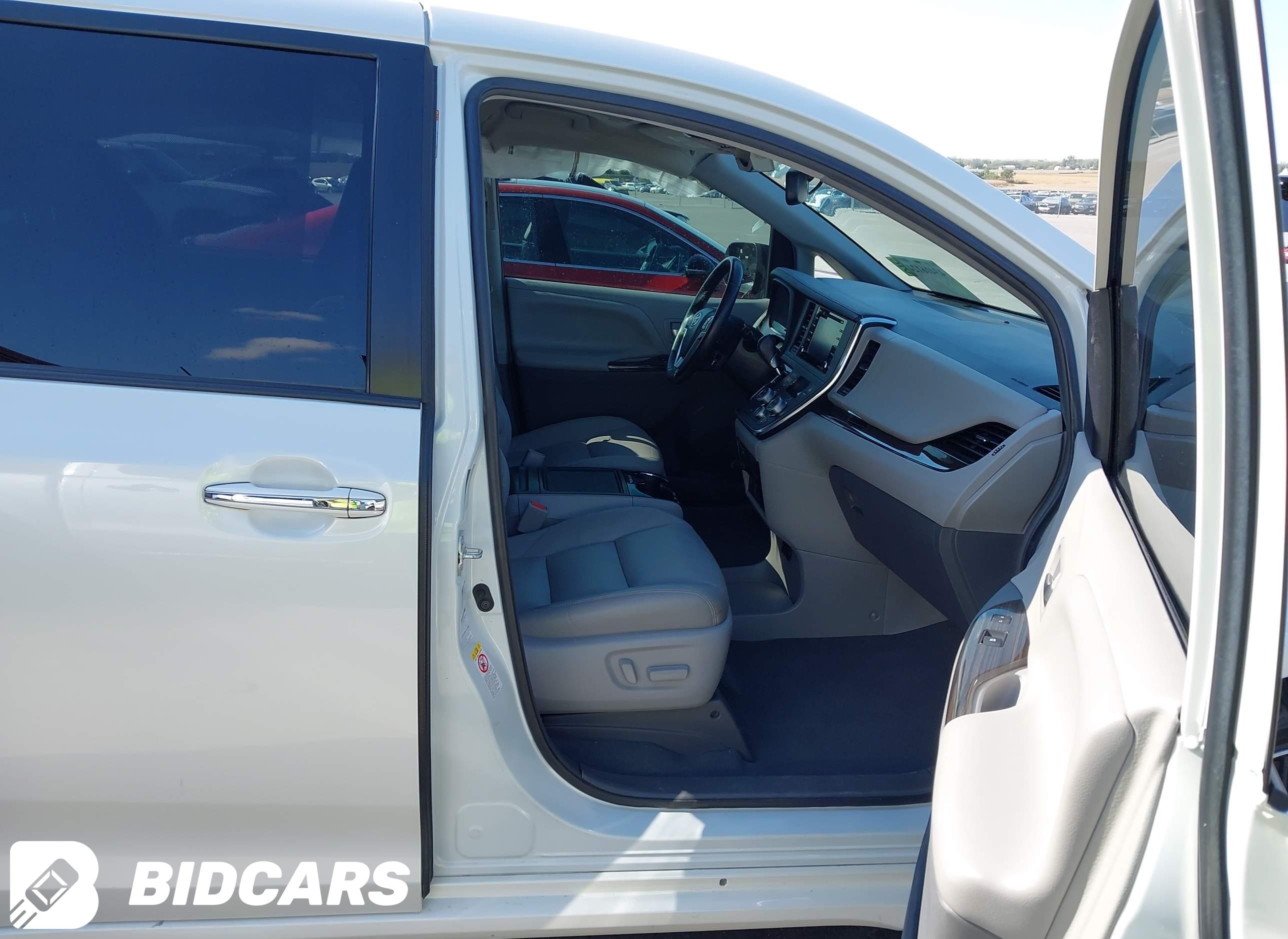 2019 Toyota Sienna, Xle Premi...