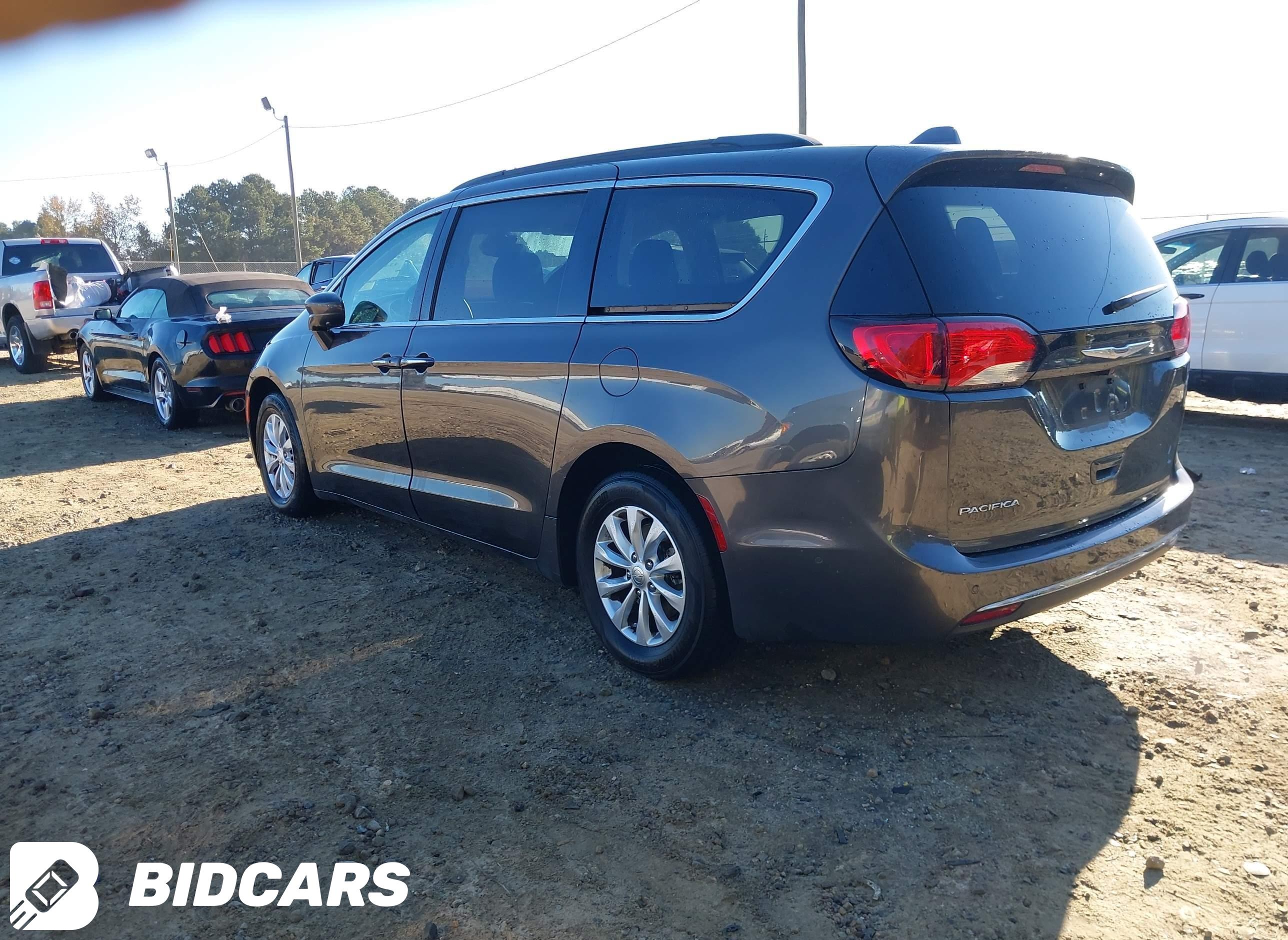 2019 Chrysler Pacifica, Touri...