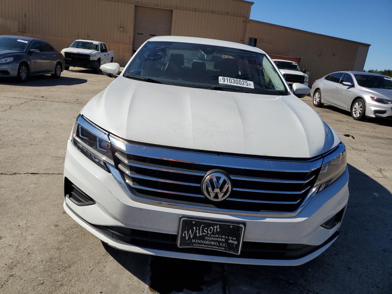 2020 Volkswagen Passat, SE