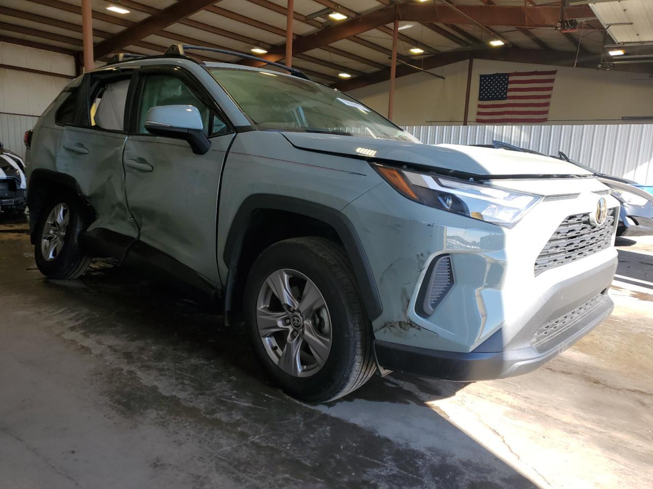 2023 Toyota RAV4, Xle
