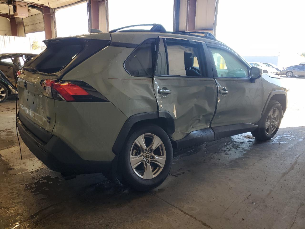 2023 Toyota RAV4, Xle