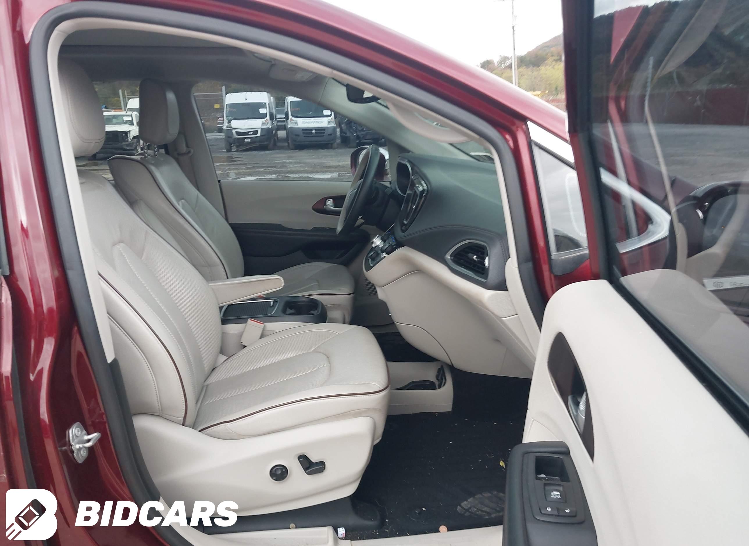 2017 Chrysler Pacifica, Limited