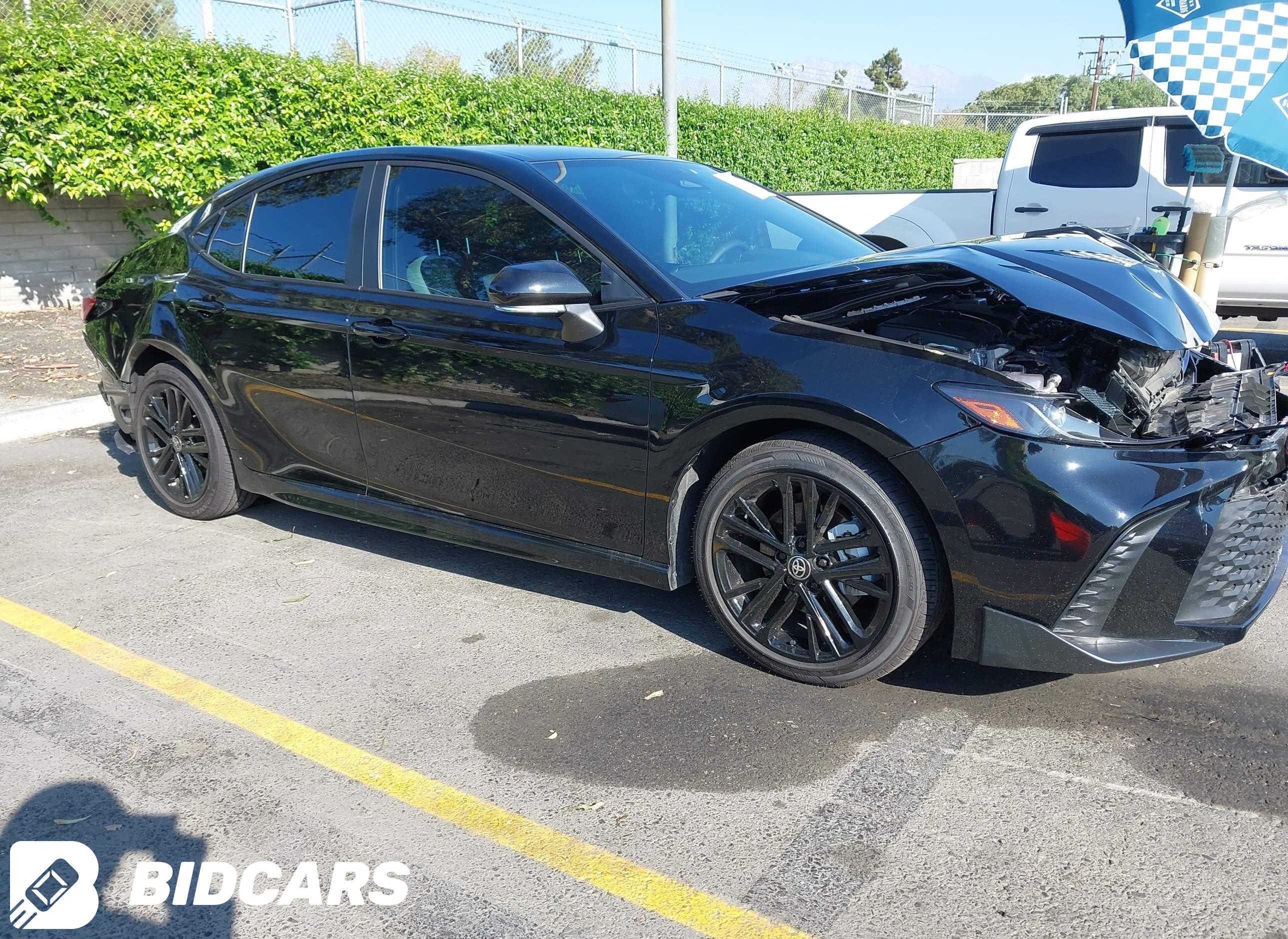 2025 Toyota Camry, SE