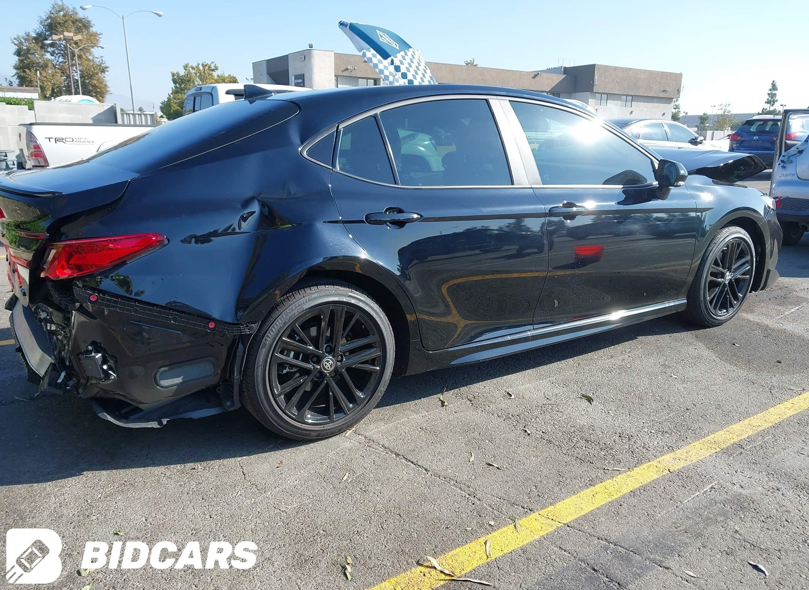 2025 Toyota Camry, SE