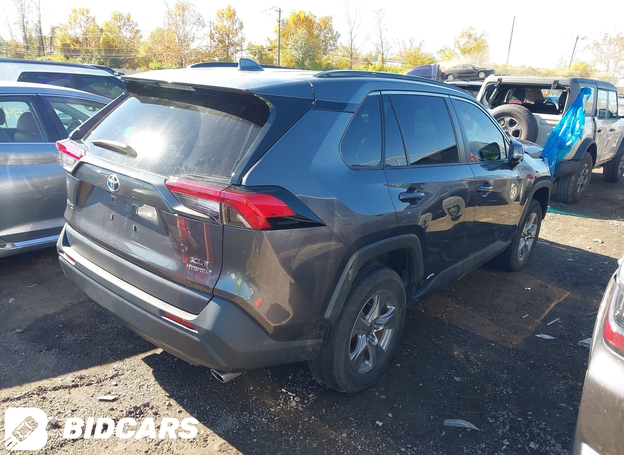 2022 Toyota RAV4, Hybrid Xle