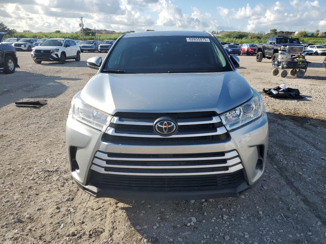 2019 Toyota Highlander, LE