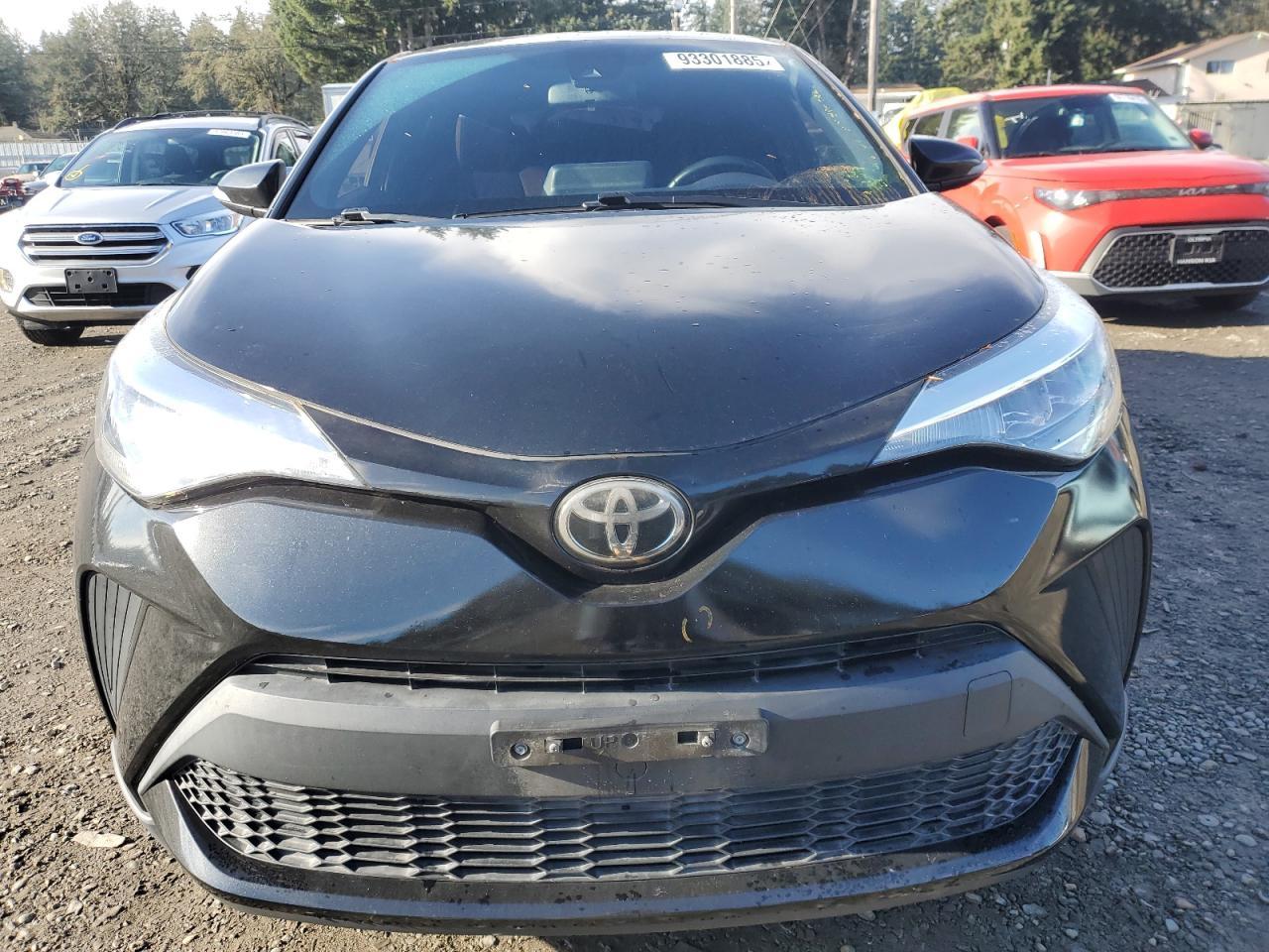 2020 Toyota C-HR, Xle