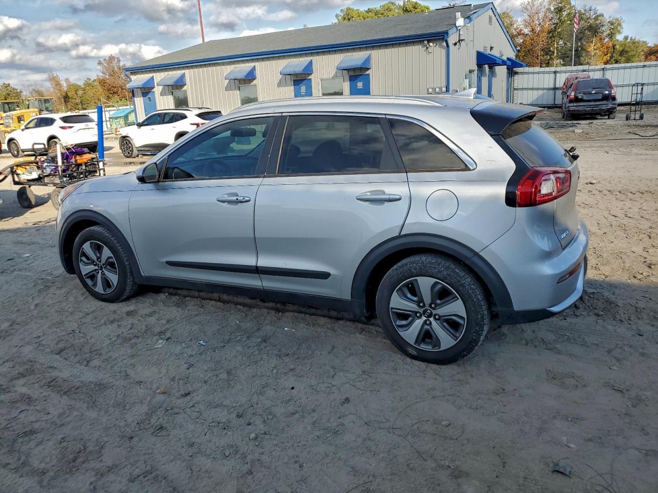 2018 KIA Niro, FE