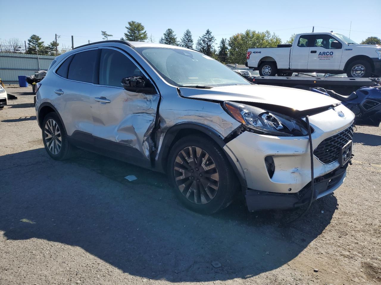 2020 Ford Escape, Titanium