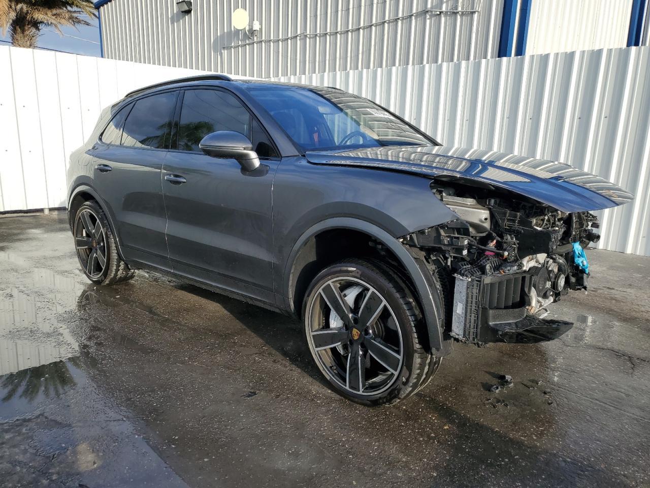 2023 Porsche Cayenne, Turbo