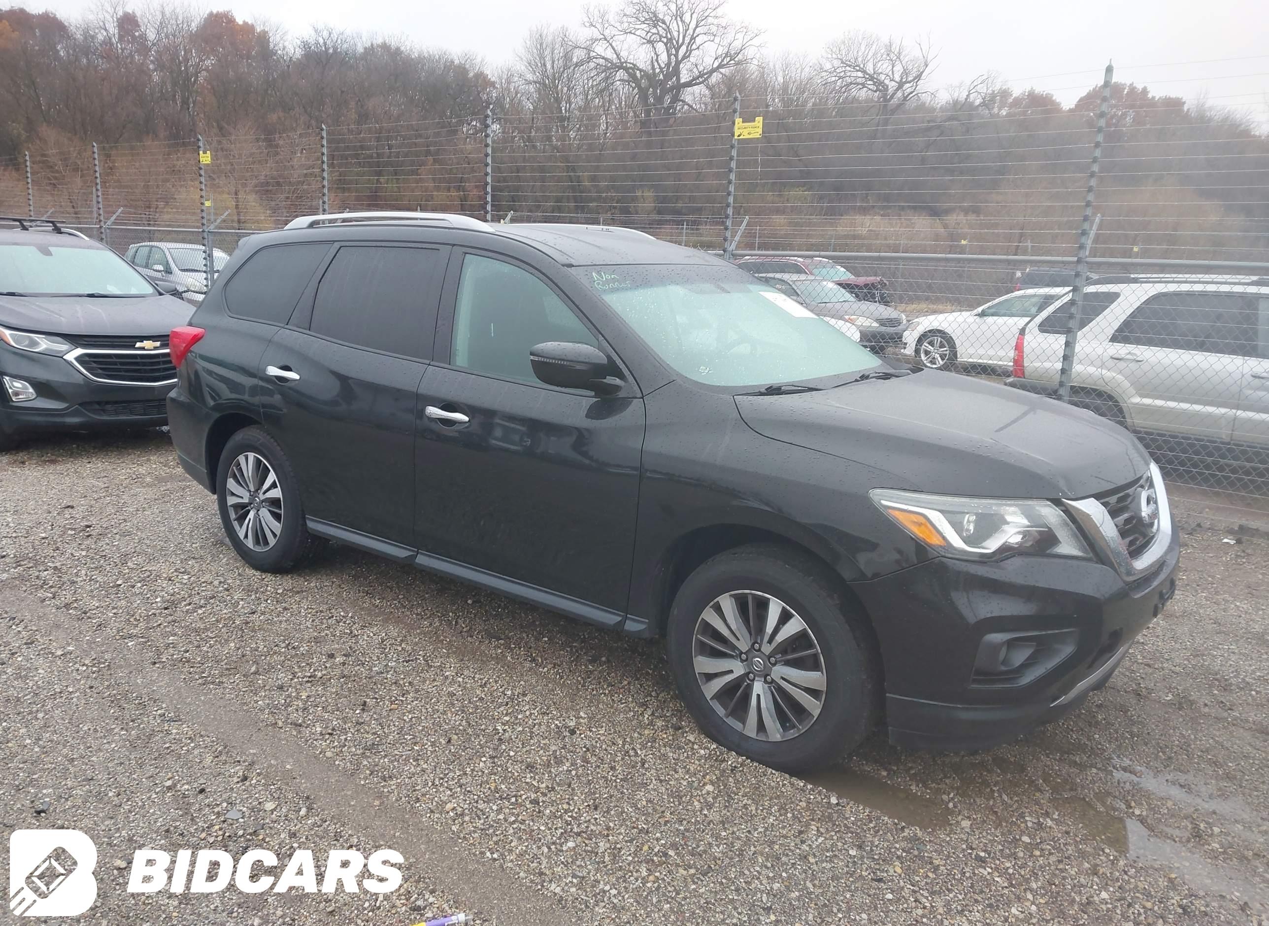 2017 Nissan Pathfinder, SV