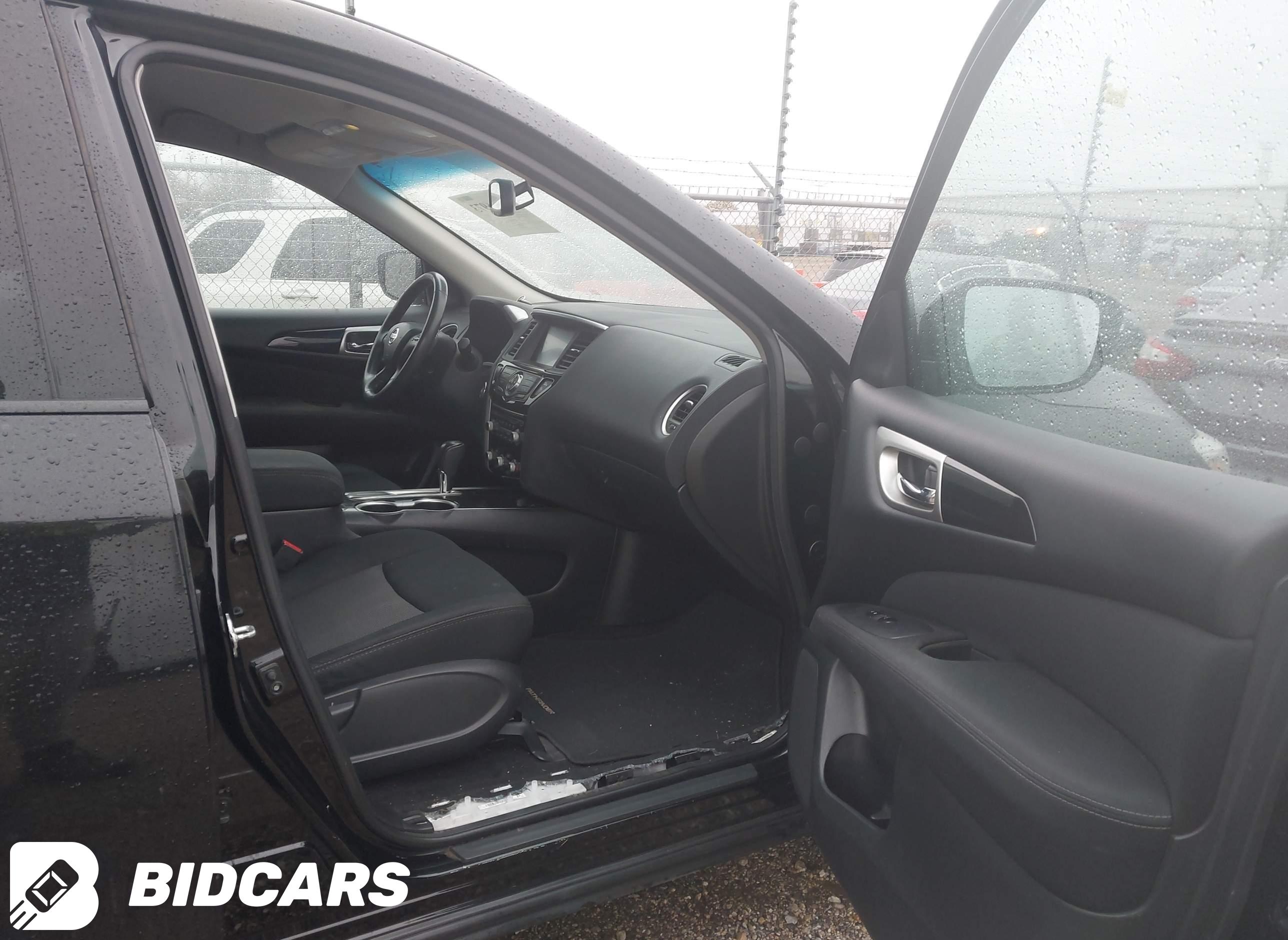 2017 Nissan Pathfinder, SV