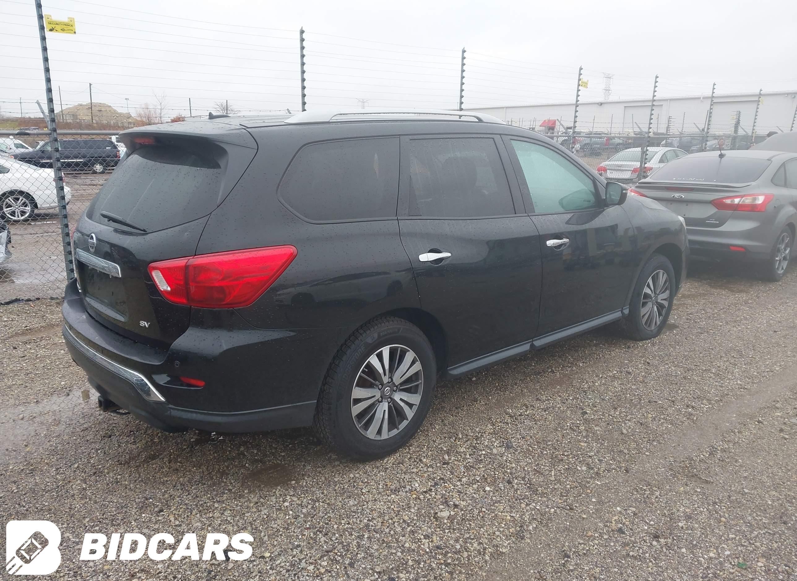 2017 Nissan Pathfinder, SV