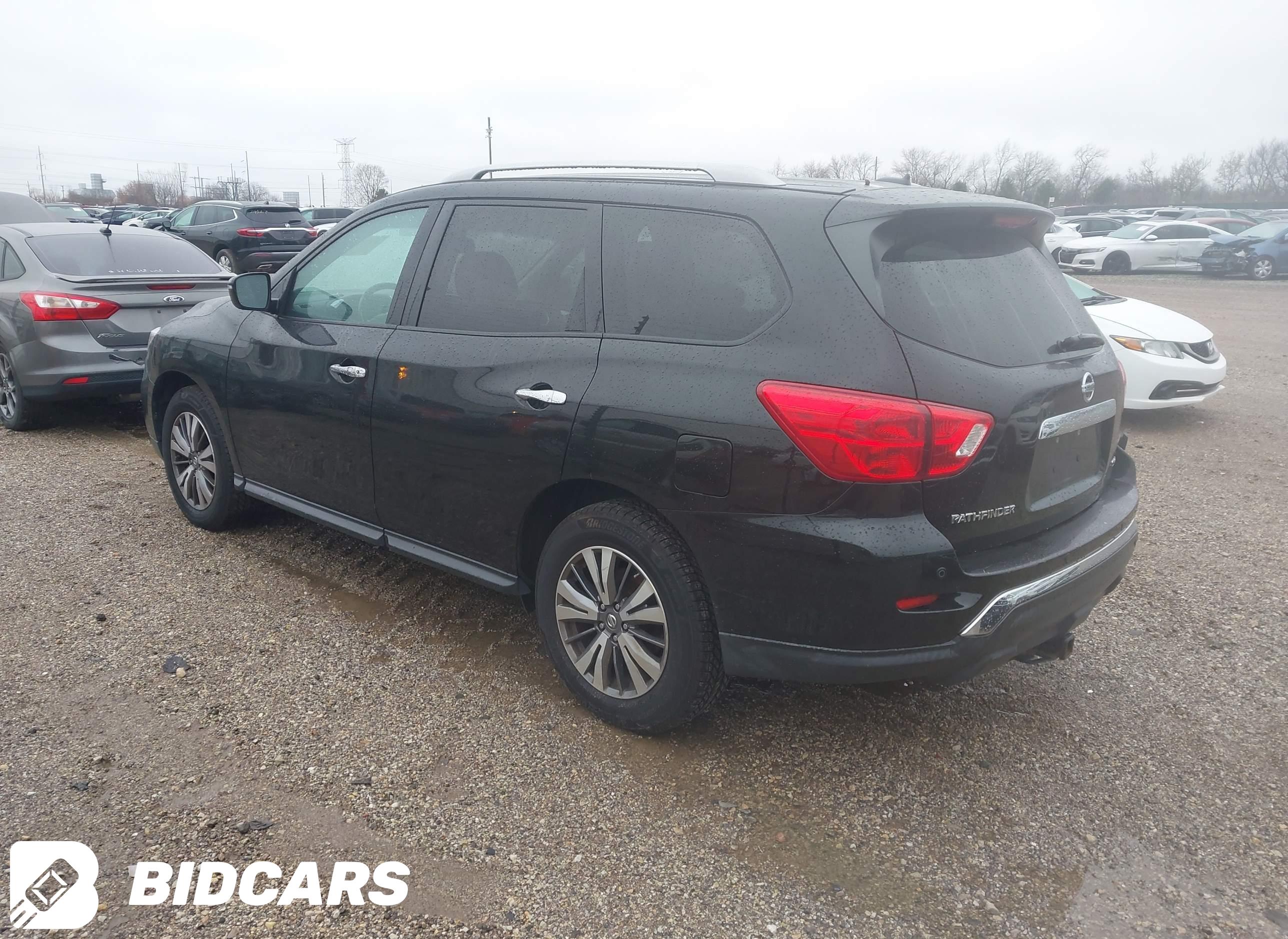 2017 Nissan Pathfinder, SV