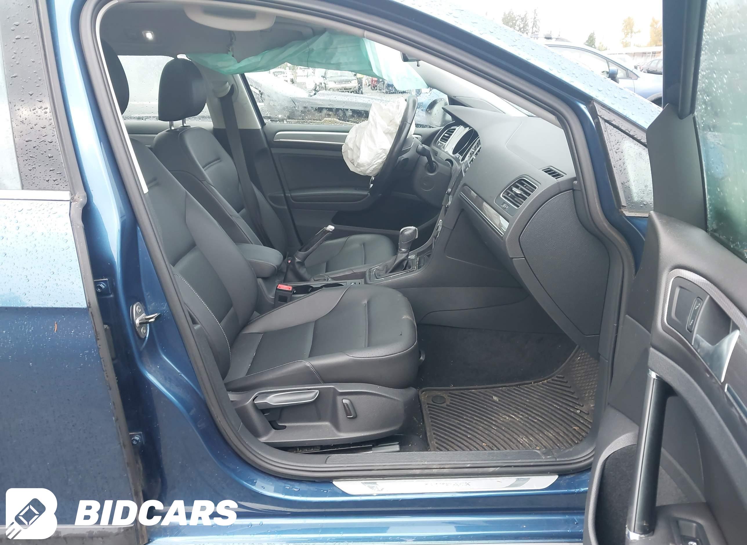 2017 Volkswagen Golf, Alltrac...