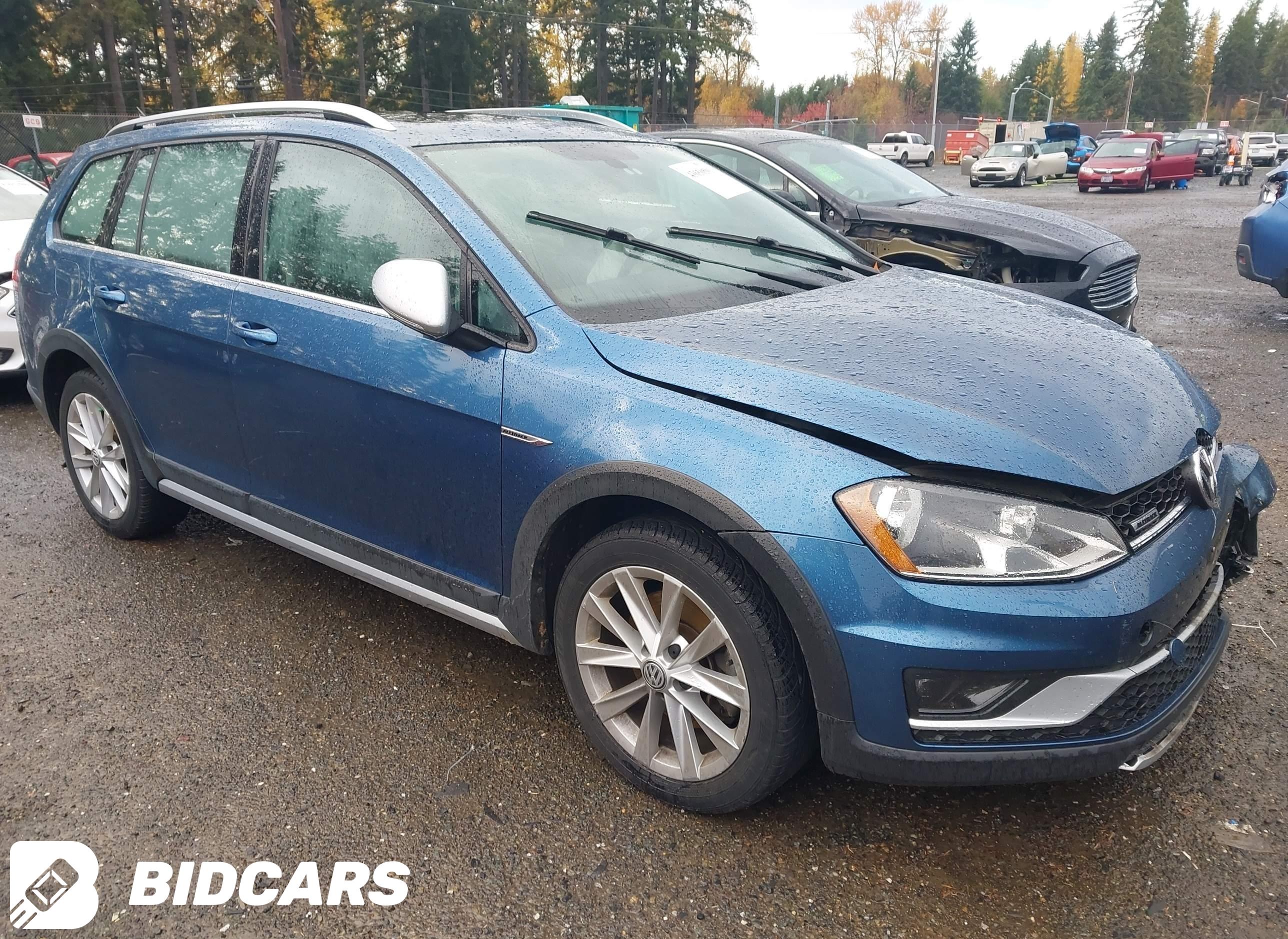 2017 Volkswagen Golf, Alltrac...