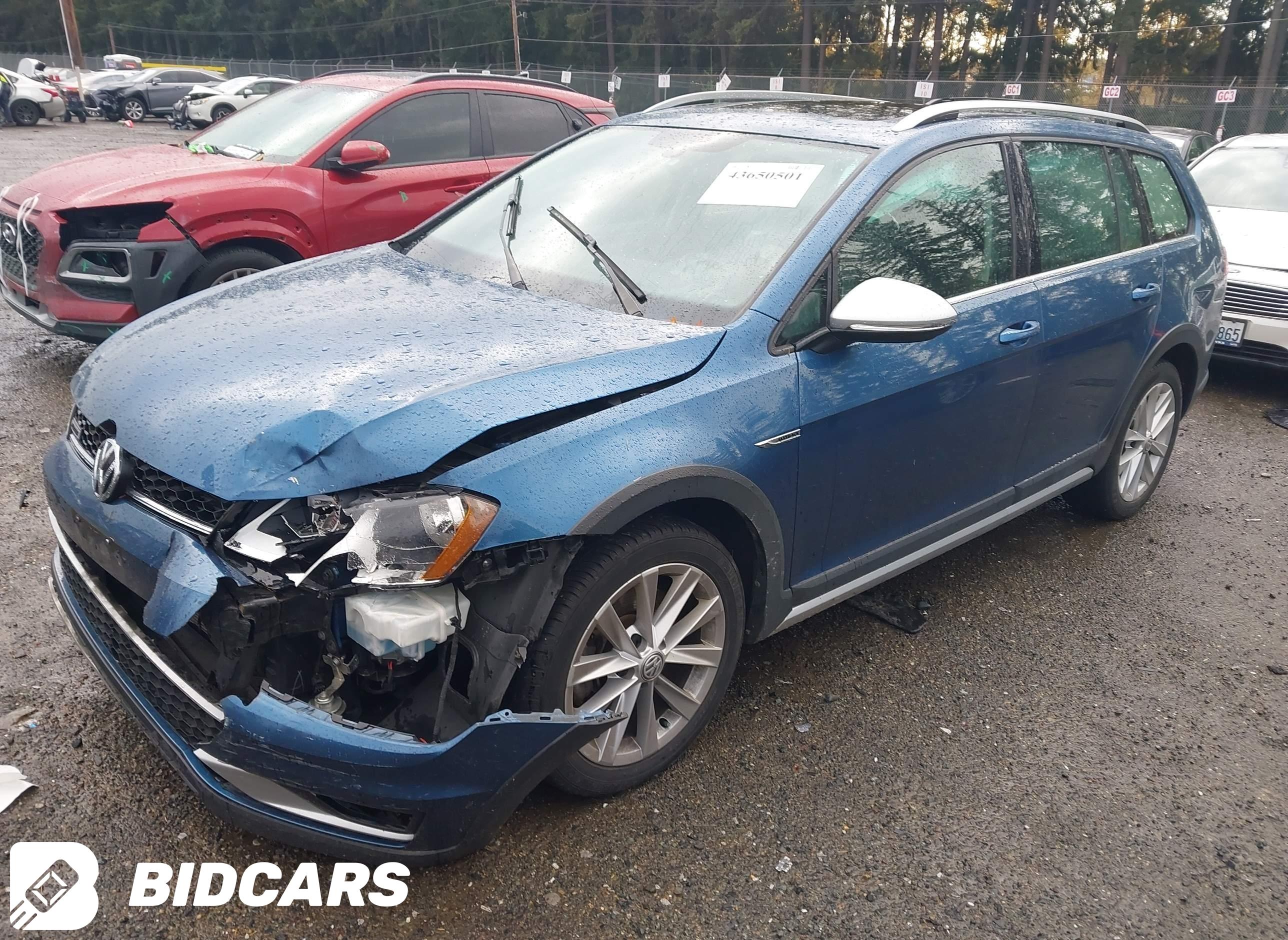 2017 Volkswagen Golf, Alltrac...