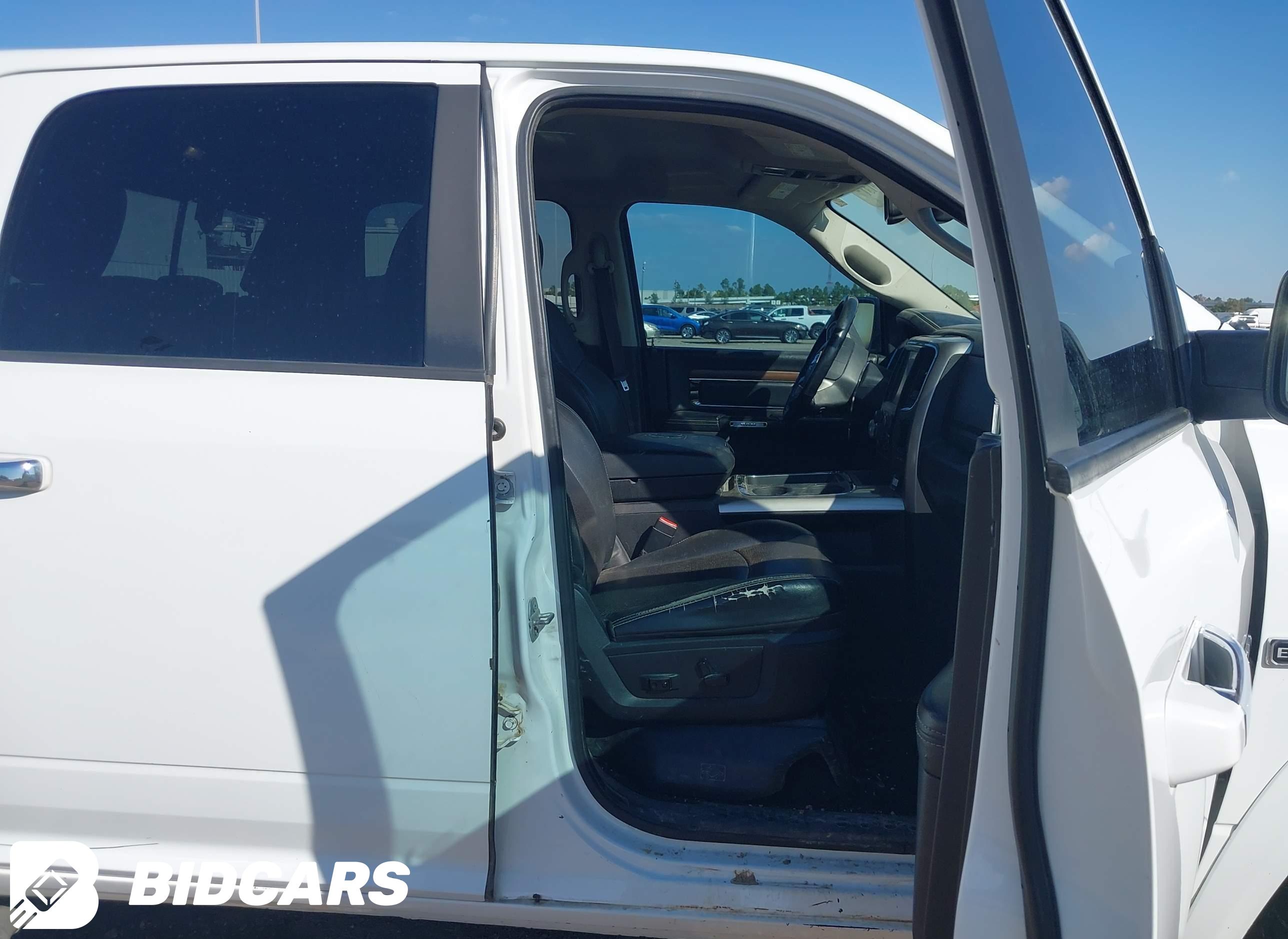 2016 RAM 1500, Laramie