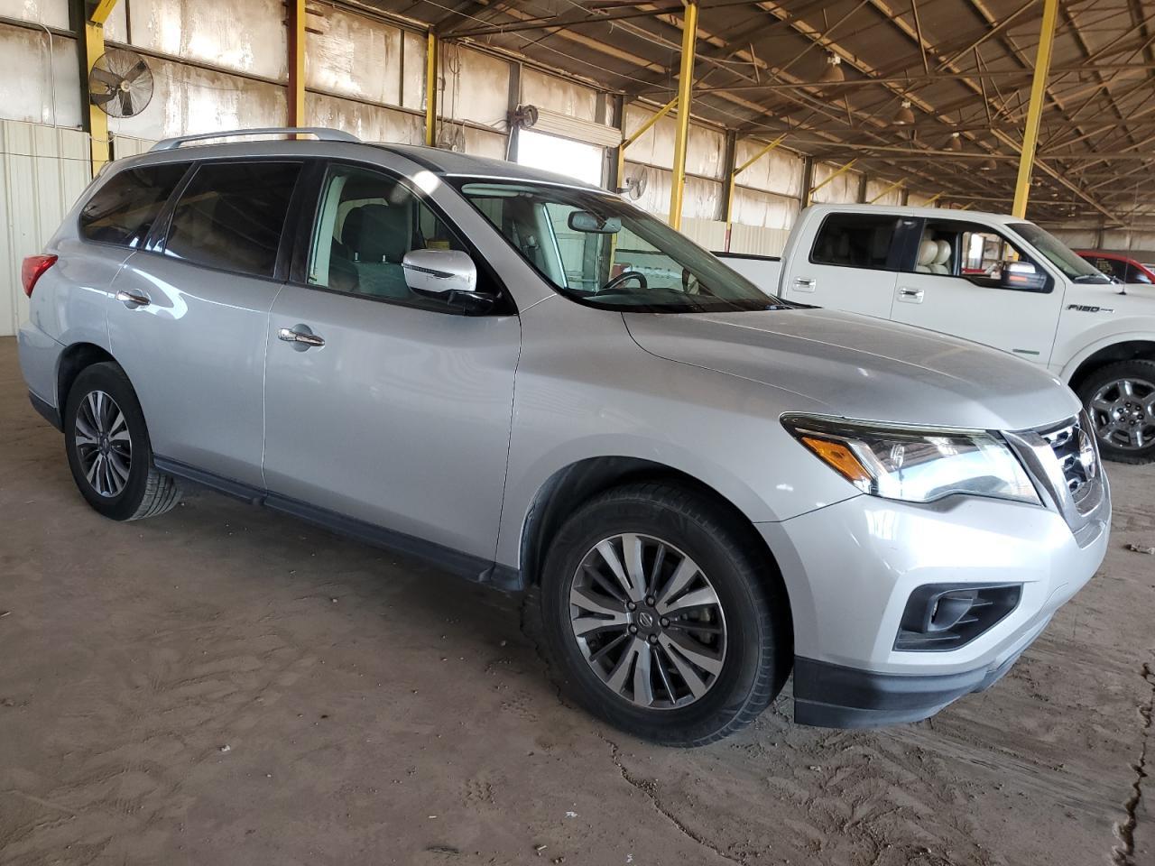2019 Nissan Pathfinder, S