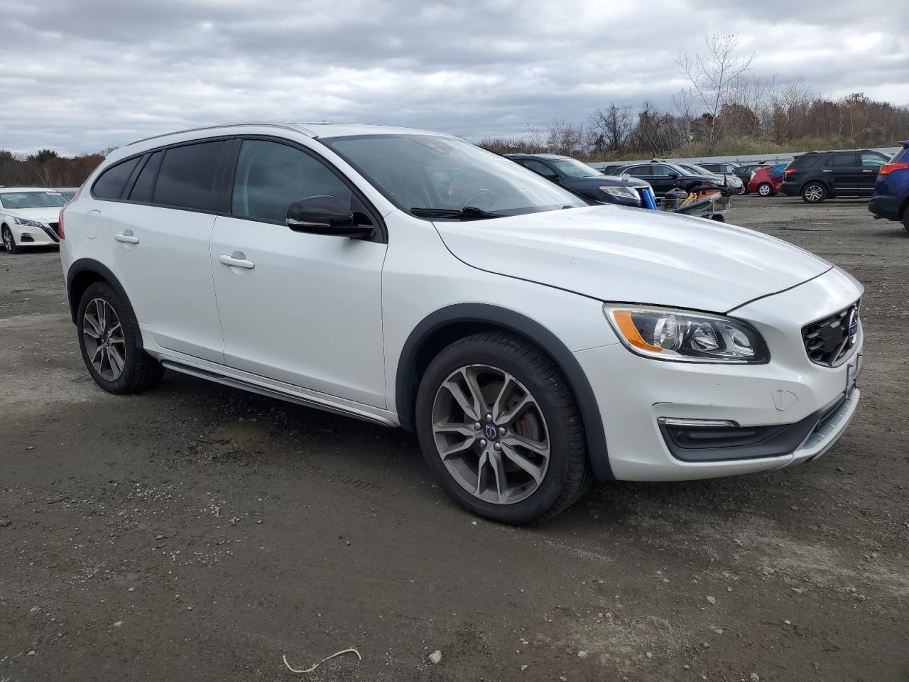 2015 Volvo V60, Premier