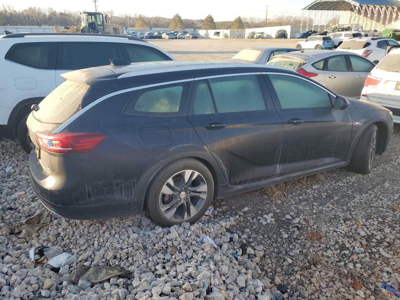 2018 Buick Regal, Essence