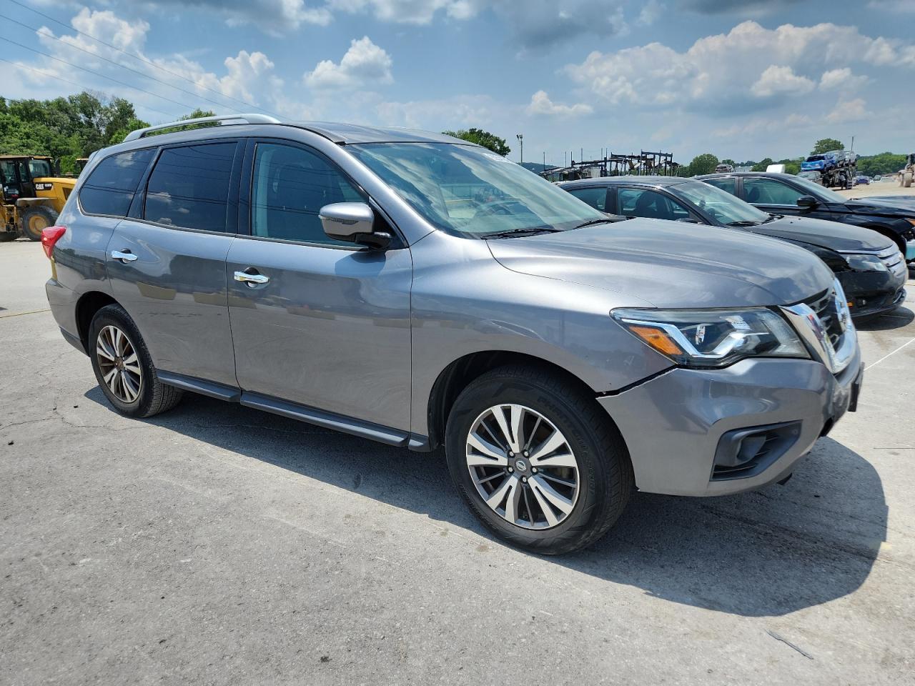 2017 Nissan Pathfinder, S