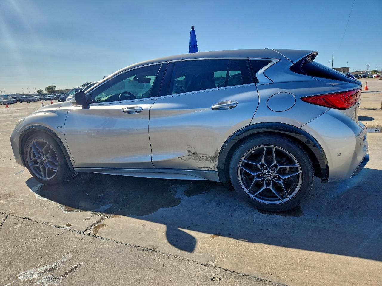 2017 Infiniti QX30, Base