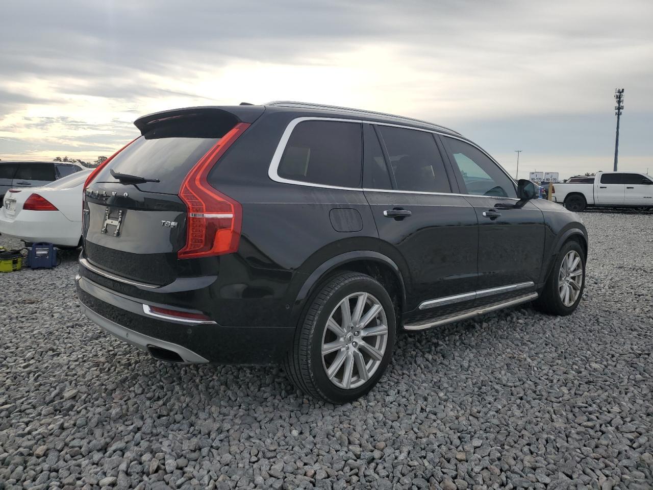 2016 Volvo XC90, T8