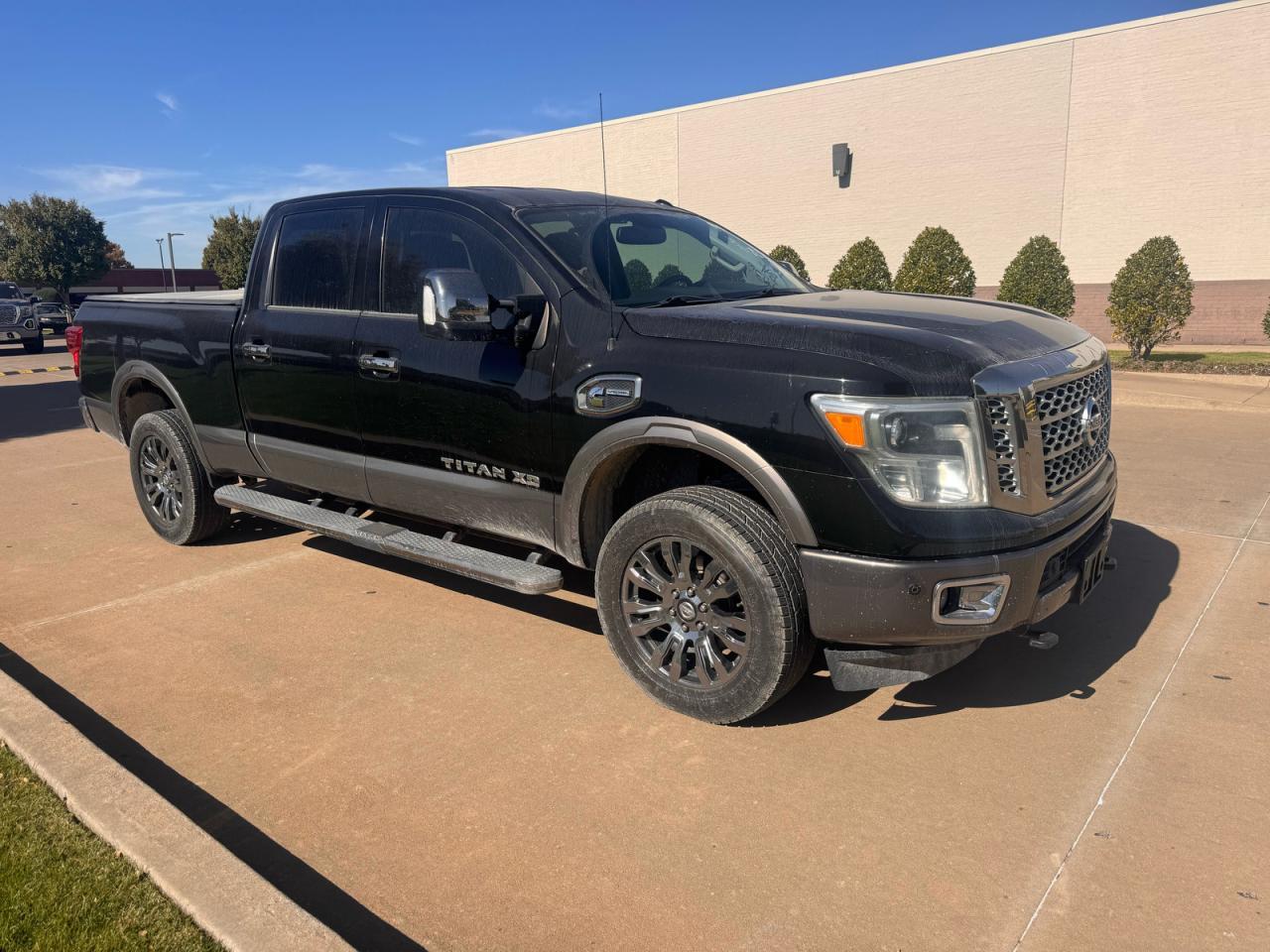 2016 Nissan Titan, SL
