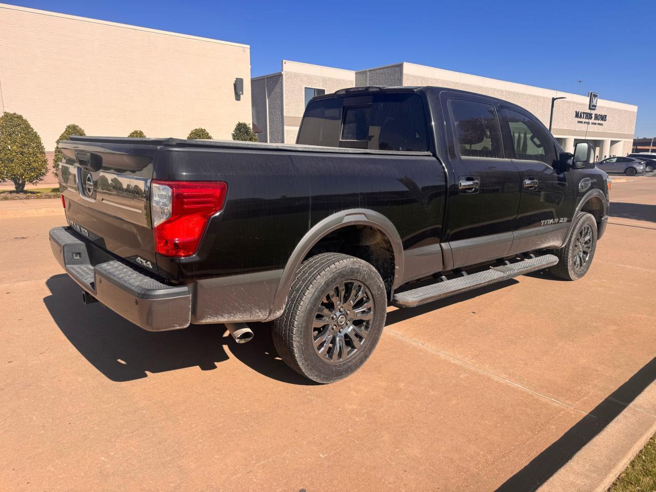 2016 Nissan Titan, SL