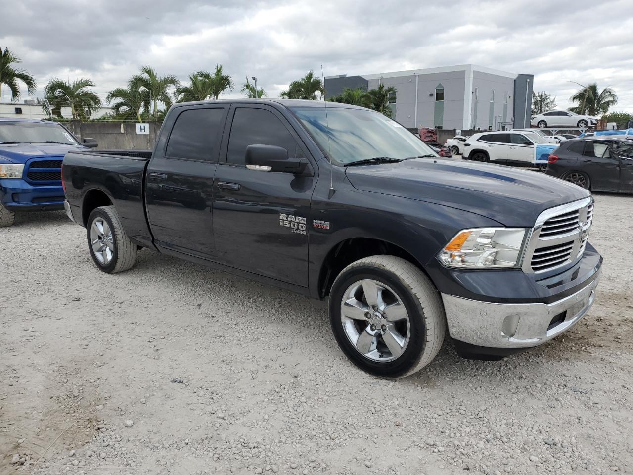 2019 RAM 1500, Slt