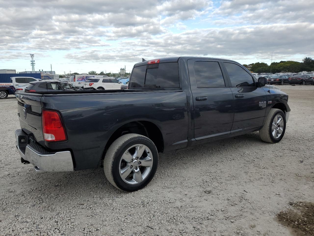 2019 RAM 1500, Slt