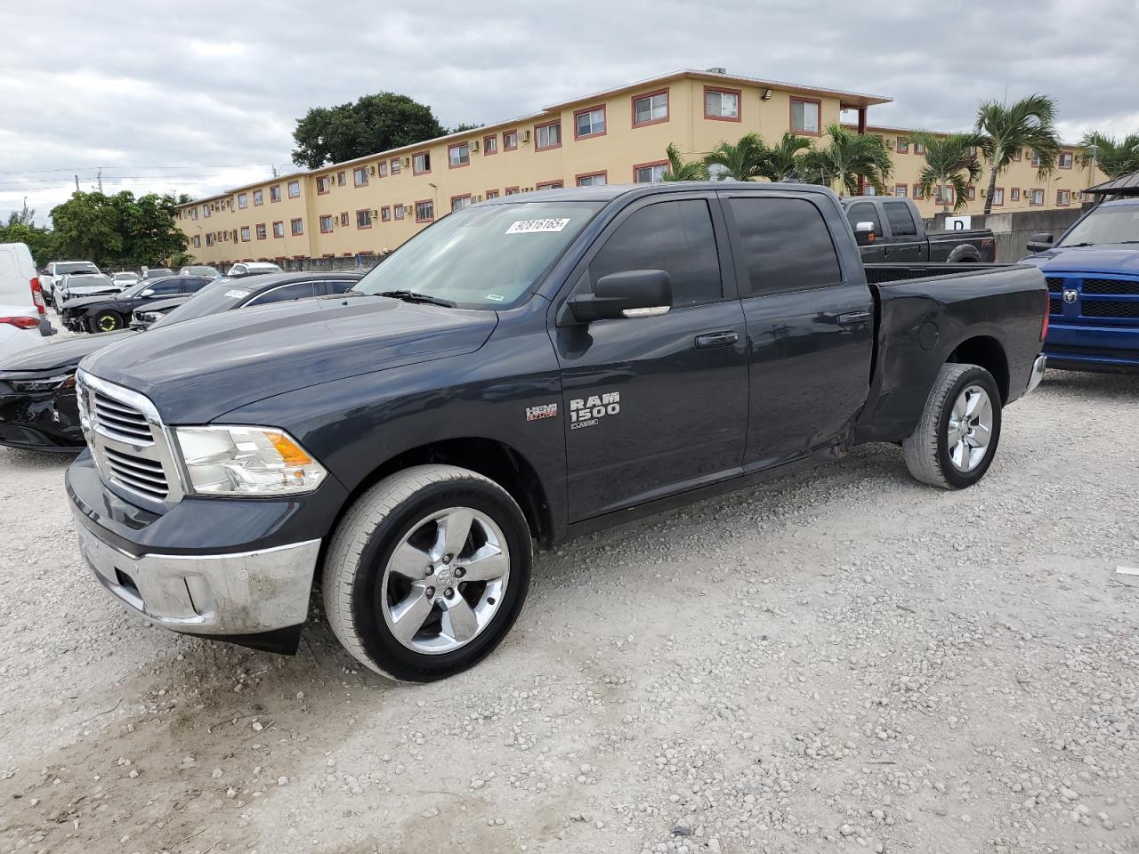 2019 RAM 1500, Slt