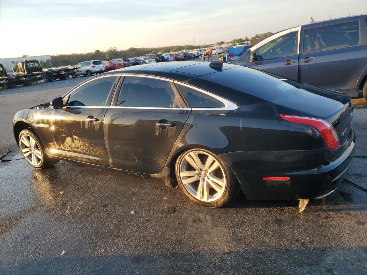 2016 Jaguar XJL, Portfolio
