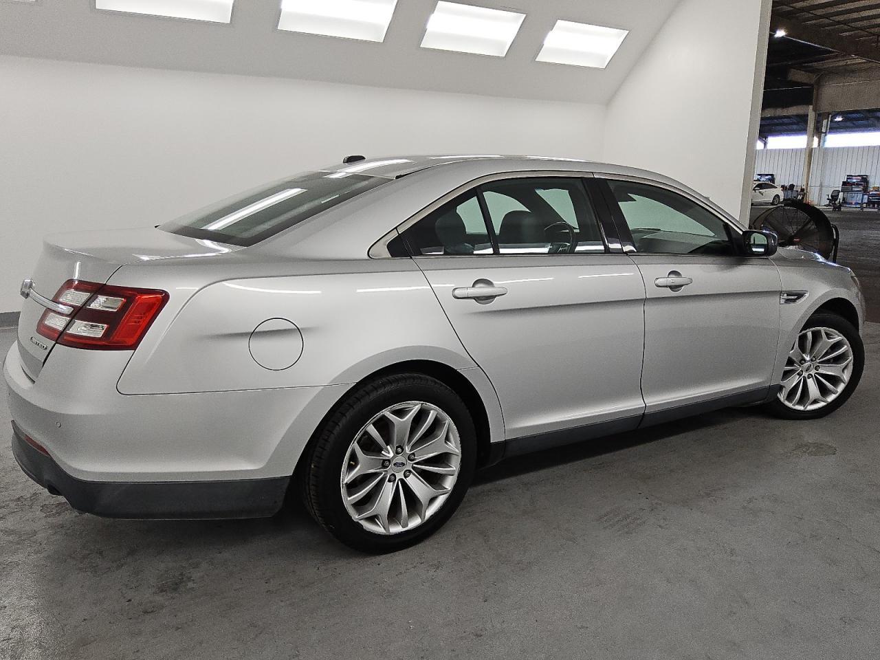 2017 Ford Taurus, Limited