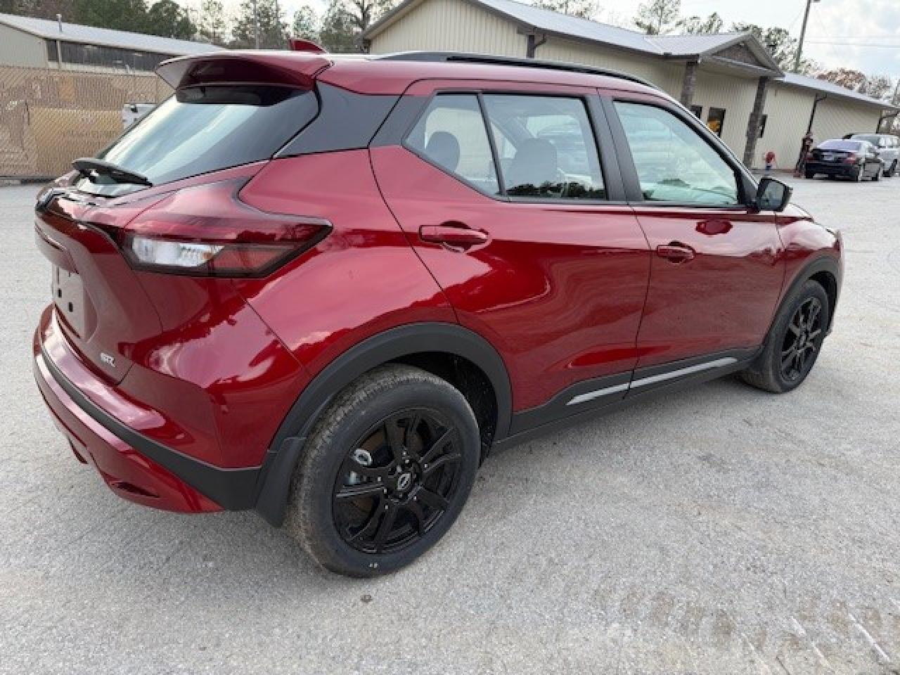 2024 Nissan Kicks, SR