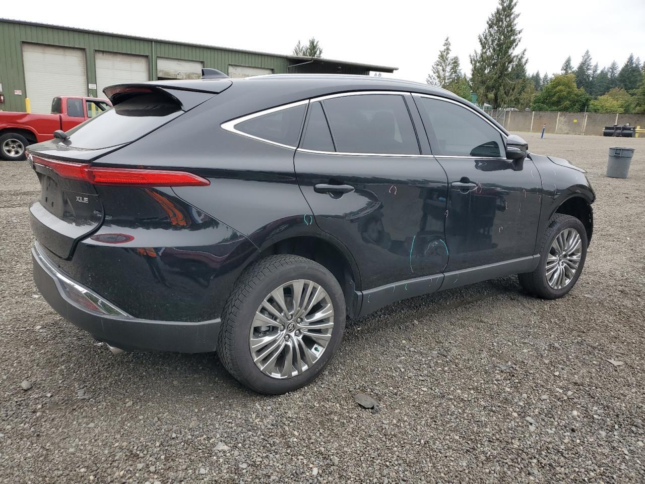 2023 Toyota Venza, LE